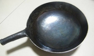 怎样使铁锅永久不粘锅（新铁锅怎么开锅不生锈不粘锅）