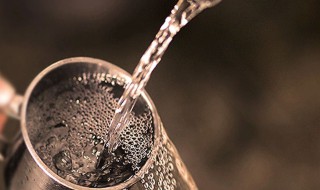 酒精戒断的方法（酒精戒断如何治疗）