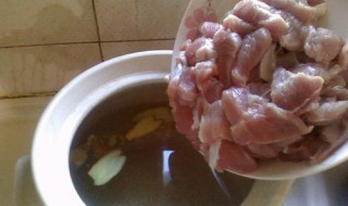 鱼腥草煲瘦肉的功效 鱼腥草煲瘦肉的功效与作用和主治什么