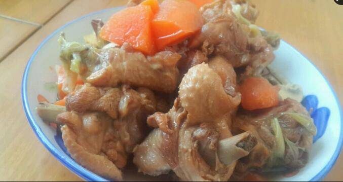 鸭翅根怎么做好吃（啤酒鸭翅根怎么做好吃）