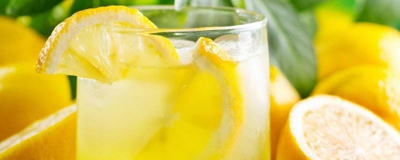 晚上能喝柠檬水吗（减脂期间晚上能喝柠檬水吗）