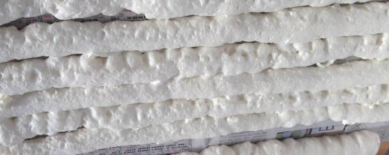 手上已干的发泡胶怎么消除（手上干的发泡胶多久去掉）