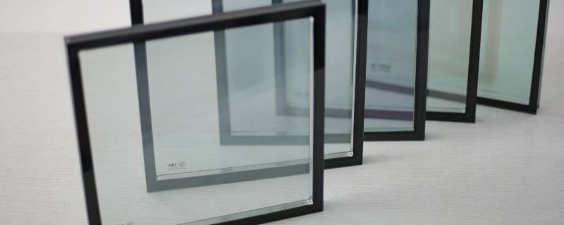 玻璃是什么材料做的（钻石玻璃是什么材料做的）