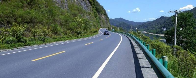 高速路边出现E是什么意思（高速路边上的E是什么意思）