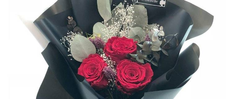 包起来的花束如何保鲜（包起来的花束如何保鲜保存）