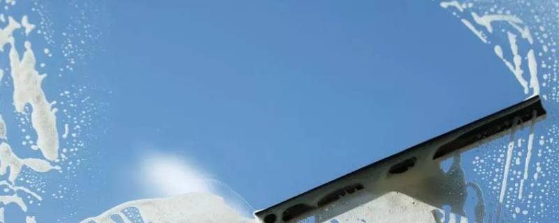 怎样擦玻璃又快又干净又没水印 如何擦玻璃又快又干净没水印