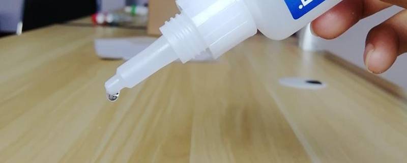 怎么去胶留下的胶粘 怎么去胶留下的胶粘地面