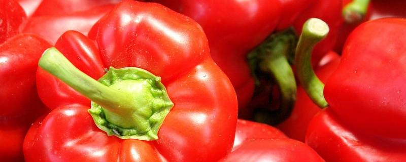 红辣椒清炒怎么做好吃（红辣椒清炒怎么做好吃视频）