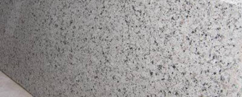 为什么花岗岩的颜色不同 为什么花岗岩的颜色不同不能与他相关的词语不能再出现