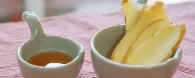 蜂蜜泡姜什么时候喝好（蜂蜜泡姜水什么时候喝才好）