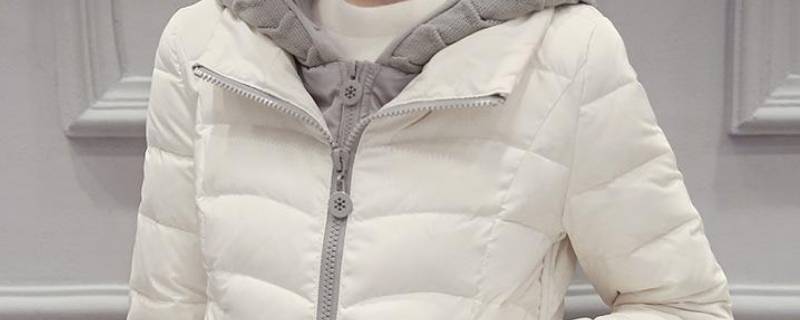 第一次买的羽绒服怎么洗（第一次买的羽绒服怎么洗最好）