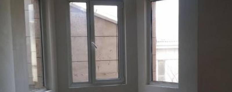 楼房窗户有水蒸气什么原因 窗户里层有水蒸气