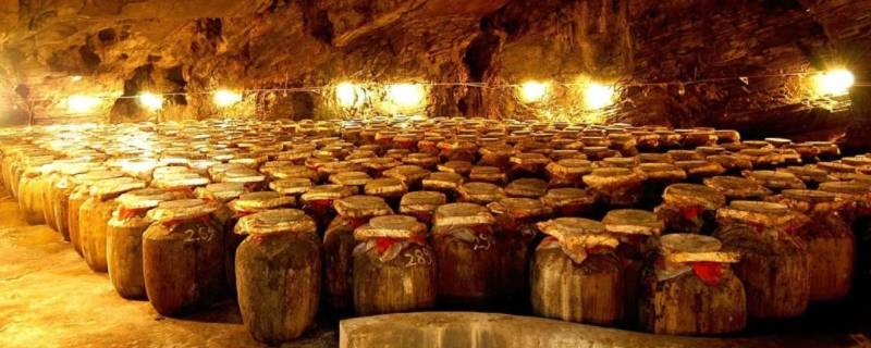 固态发酵酒什么意思（纯粮固态发酵白酒是什么意思）