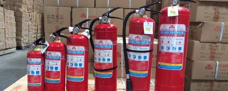 灭火器使用前检查哪几项（灭火器使用前检查哪几项指标）