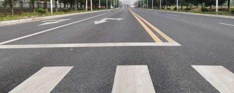 柏油路和水泥路哪个成本高 为什么水泥路要改沥青路