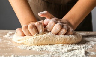 擀面板首次使用保养（擀面板首次使用保养注意事项）