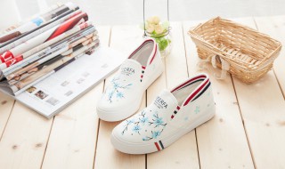 小白鞋怎样清洗最干净 小白鞋怎样清洗最干净的方法