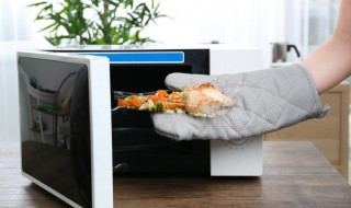 锡纸可以放到微波炉吗 锡纸可以放到微波炉吗