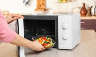 可以直接把油纸放入微波炉加热吗 油纸可以放进微波炉加热吗