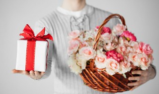 结婚25年送老婆什么 结婚25年送老婆什么花