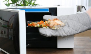 微波炉能放冰箱上面吗（微波炉能放冰箱上面吗为什么）