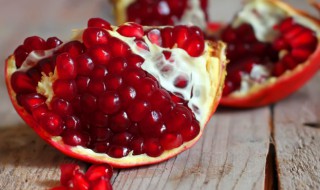 石榴汁弄到衣服上洗得掉吗