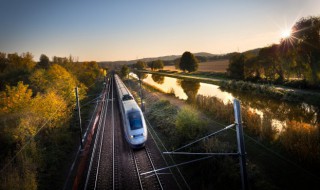 高铁的座椅怎么往后调 高铁的座椅怎么往后调二等座