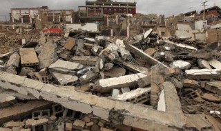 地震逃跑的正确姿势 地震逃跑的正确姿势视频