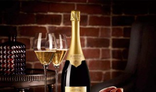 宿醉解酒的最佳方法 宿醉解酒的最佳方法是