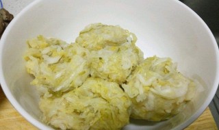 酸菜中有白花怎么处理（酸菜中有白花怎么处理好）