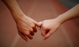 一个男人真正爱你的表现 一个男人真正爱你的表现知乎