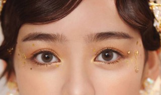 额头化妆掉粉怎么处理 额头上妆后浮粉怎么办