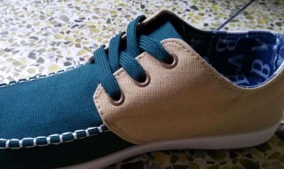 男士系鞋带三孔方法（男士系鞋带三孔方法教程）