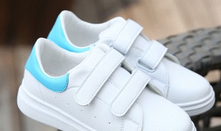 白鞋上有铁锈怎么处理（白鞋上有铁锈怎么去除简单）