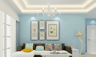 钟表挂在客厅什么位置好（楼房西户钟表挂在客厅什么位置好）