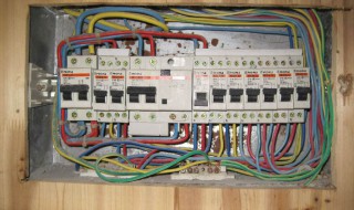 家里空开老是跳闸怎么回事（空开隔一段时间就跳闸的原因）