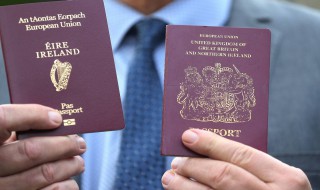 办理护照需要什么（办理护照需要什么证件和材料）