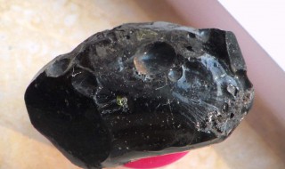 陨石鉴定方法 黑金刚陨石鉴定方法