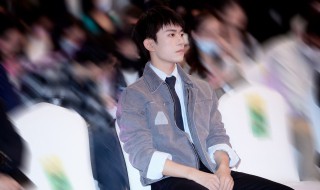 青年人应该怎样肩负起时代使命 青年人应该怎样肩负起时代使命?作文800字