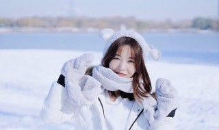 羊绒围巾如何清洗（羊绒围巾清洗时掉毛）