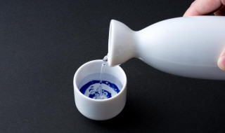 白酒真假鉴别方法（白酒真假鉴别方法 烧）