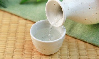 茅台酒真假鉴别方法（茅台酒真假鉴别方法图 十招鉴别真假茅台酒）