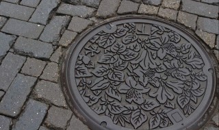 为什么井盖是圆形的 为什么井盖是圆形的不是方形