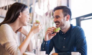 与女孩子聊天第一句话 和女孩子聊天第一句话怎么开口?