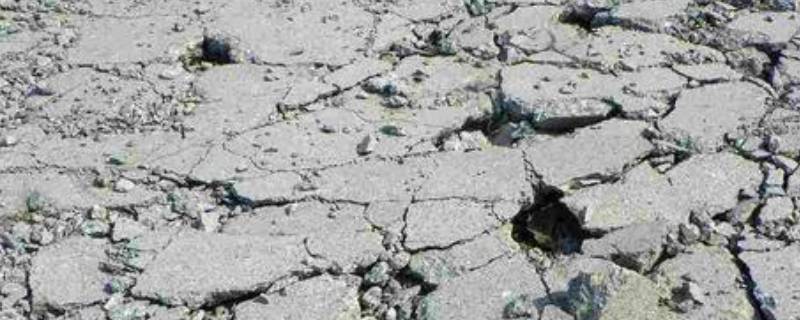 混凝土不凝固怎么补救（混凝土不凝固怎么办）