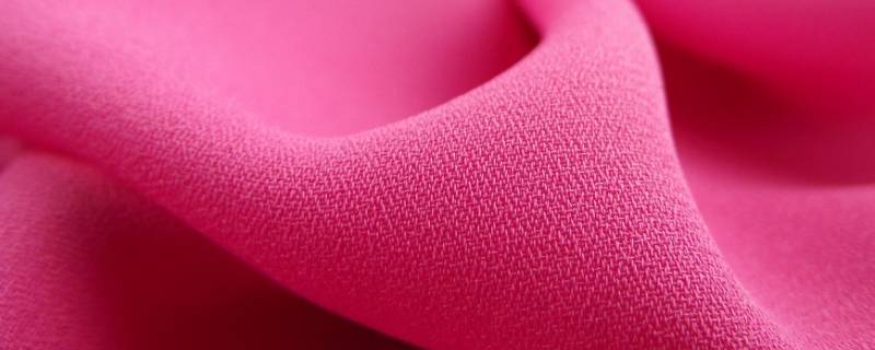 聚酯纤维衣服可以机洗吗 聚酯纤维衣服可以机洗吗怎么洗