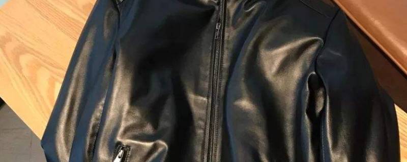 皮衣为什么穿一两年就掉皮（怎么判断皮衣是不是真皮）