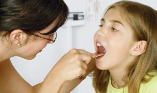 东西卡嗓子里怎么办（东西卡喉咙怎么办）