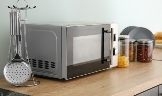 微波炉可以放纸盒加热吗 纸盒可以放在微波炉加热么