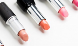 口红能一直放冰箱吗（口红能一直放冰箱吗多久）